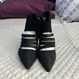 Vero Cuoio Black Strappy Ankle Booties